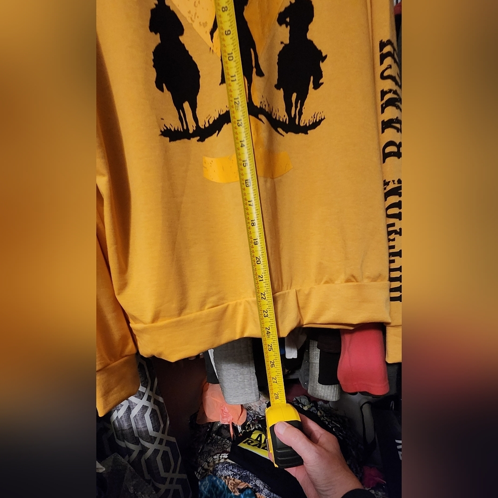 Yellowstone Dutton Ranch Graphic Sweatshirt - Picture 4 of 4